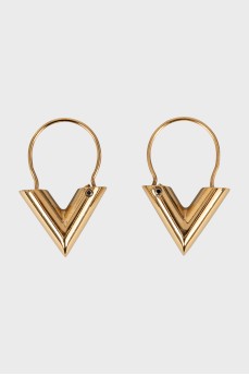 Gold earrings with engraving