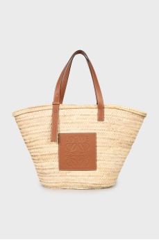Straw bag with embossed logo