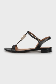 Low-heeled leather sandals