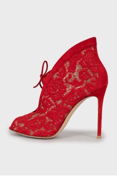 Red shoes with floral embroidery