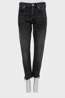 Cropped jeans with raw hem