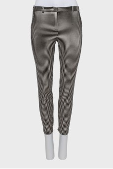 Black and white trousers with arrow print