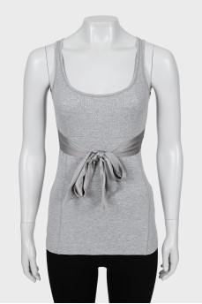 Tank top with raised seams and tie