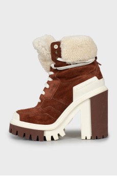 Insulated ankle boots with chunky soles