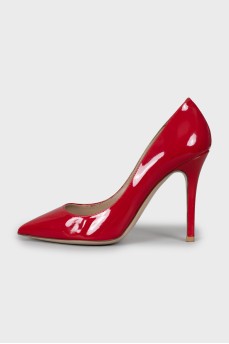 Red patent leather pumps