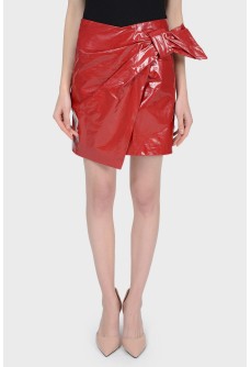 Lacquer skirt with bow