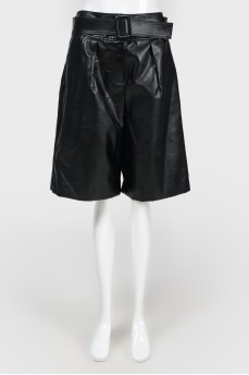 Wide black bermuda shorts