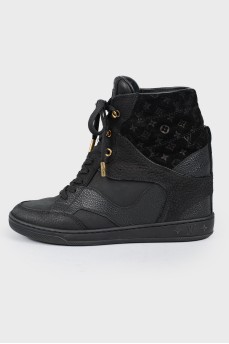 Black leather lace-up sneakers