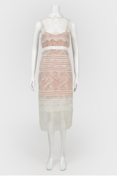 Lace dress with collar