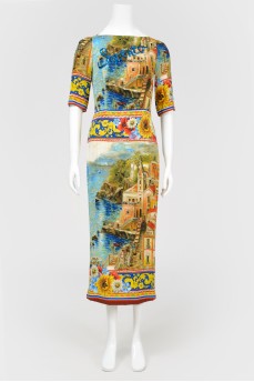 Dress in a picturesque print