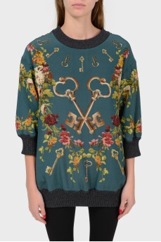 Silk sweater with shortened sleeve