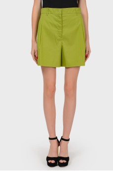 Green shorts with pockets