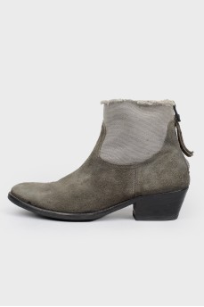 Gray suede shoes with lightning on the heel