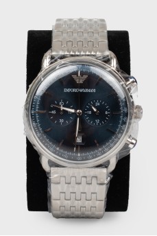 Men's watch with a silver bracelet with a tag