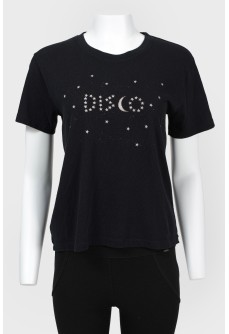 Black T -shirt with a short sleeve with a tag