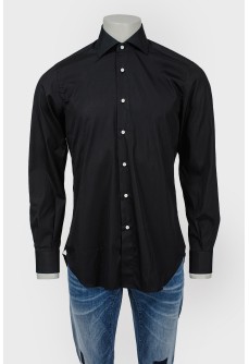 Men\'s black shirt with white buttons