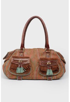 Bag with pockets and fringe