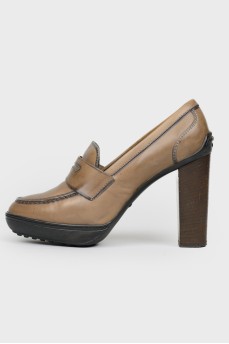High-heeled slip-on shoes