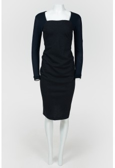 Fitted dress with a square neck