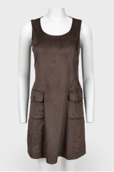 Dress brown with a zipper at the back