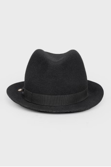 Black woolen hat