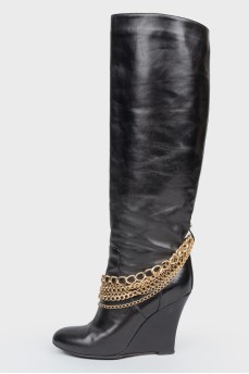 High leather boots with gold chains