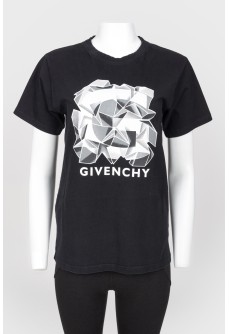 Black T-shirt with gray geometric print