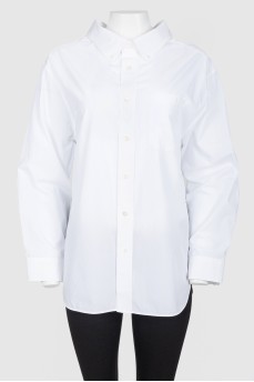 White shirt oversize on buttons