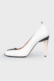 Leather white and black heeled shoes