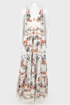Long dress with an abstract print