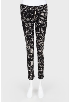 Graffiti print jeans