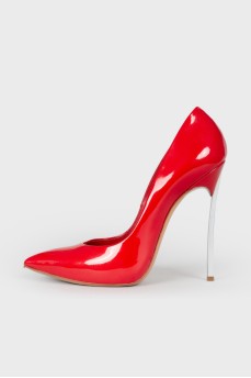 Red shoes on a thin stiletto