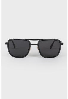 Black tinting sunglasses