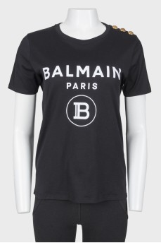 Black T -shirt with a white log of brand