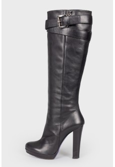 High leather boots with buckle