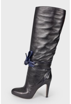 High boots with blue lacing