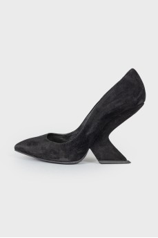 Suede shoes with shaped heel