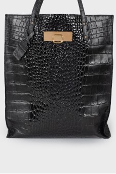 Leather bag with reptile embossing