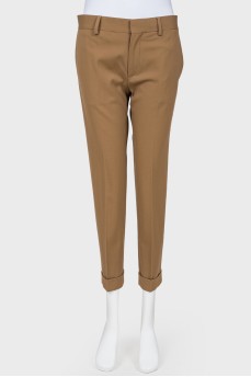 Brown trousers with arrows