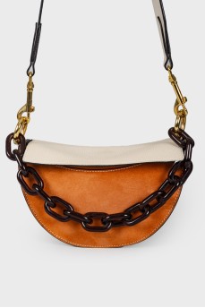 Leather bag with a wide shoulder belt