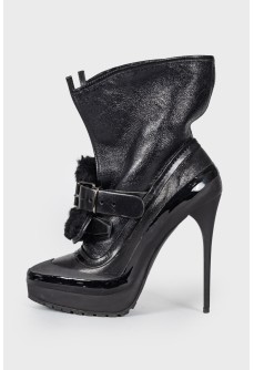 Combined fur ankle boots