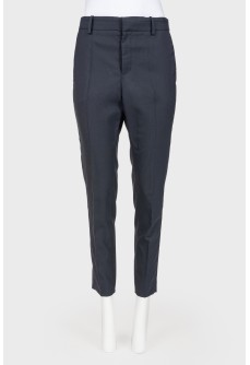 Trousers with arrows