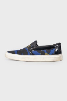 Slip-ons with camouflage print