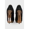 Suede pumps with gold stiletto