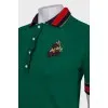 Polo with an application on the chest