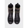 Boots with contrast rivets