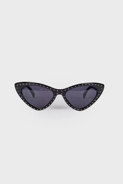 Sunglasses with metal rhinestones