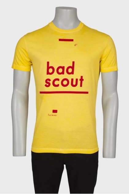 Men's yellow T-shirt with slogan print