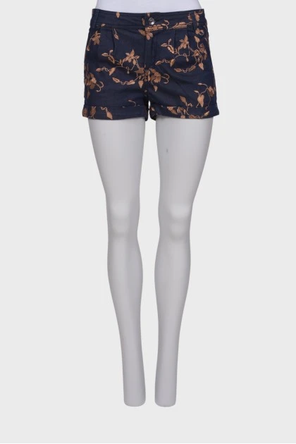 Shorts with golden embroidery