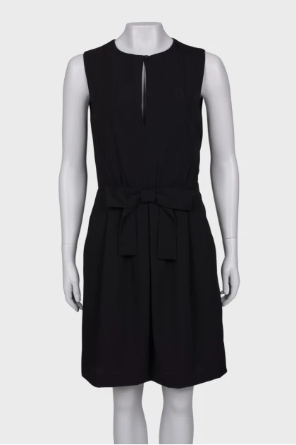 Black wool dress with a bow